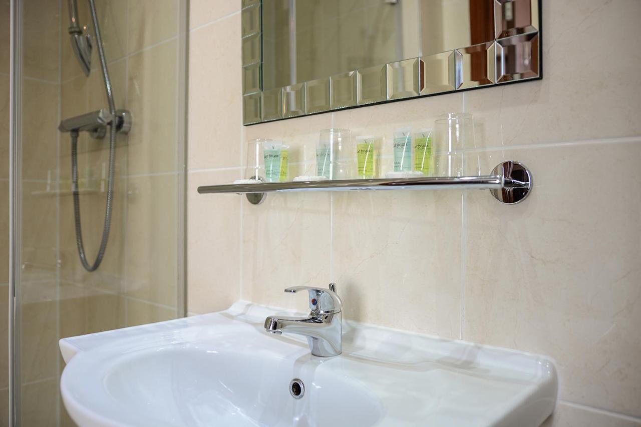 Tanes Hotel Κάρντιφ Εξωτερικό φωτογραφία