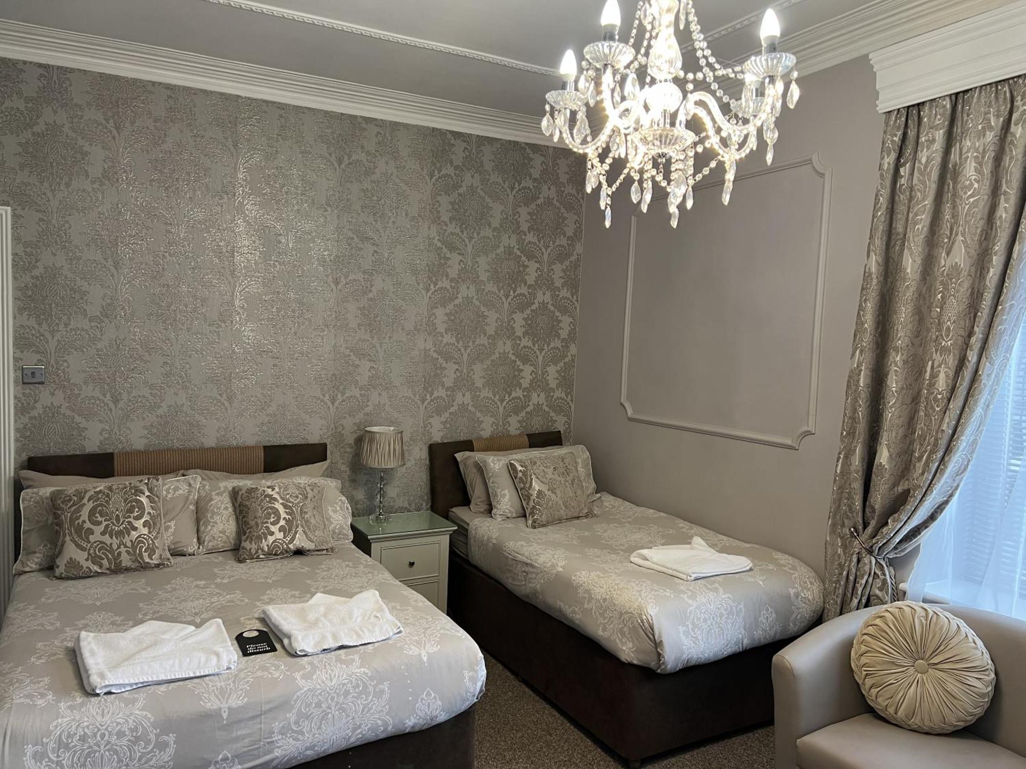 Tanes Hotel Κάρντιφ Δωμάτιο φωτογραφία
