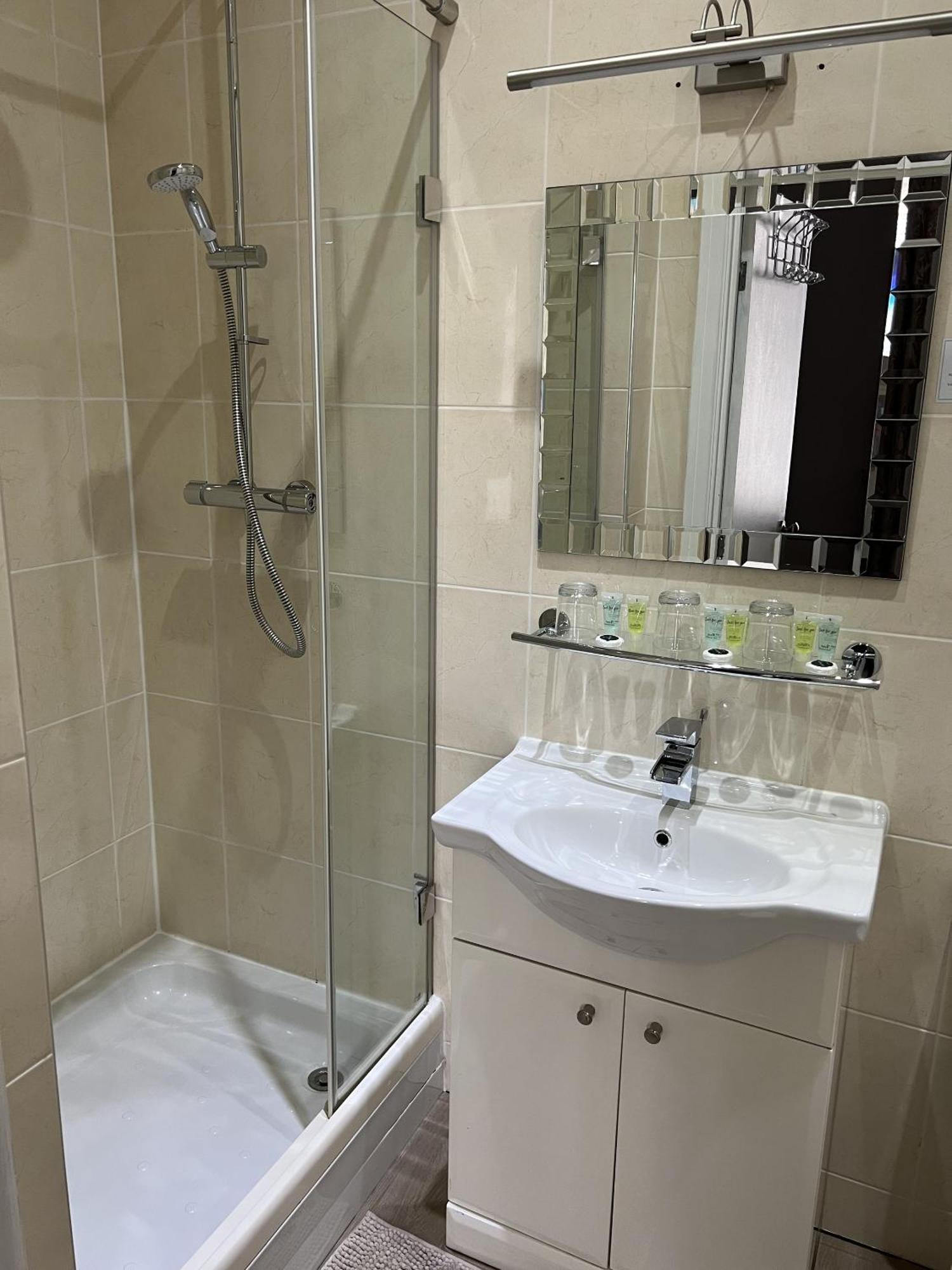 Tanes Hotel Κάρντιφ Εξωτερικό φωτογραφία