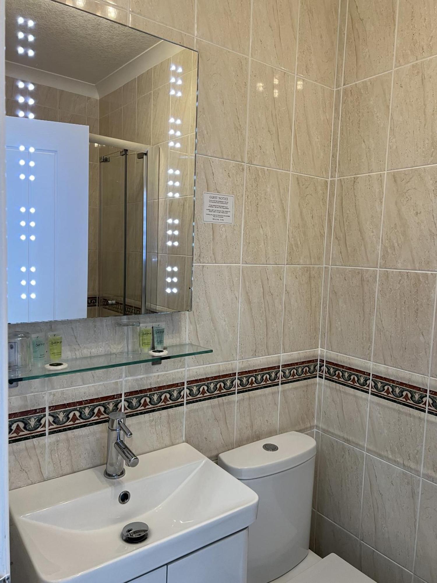 Tanes Hotel Κάρντιφ Εξωτερικό φωτογραφία