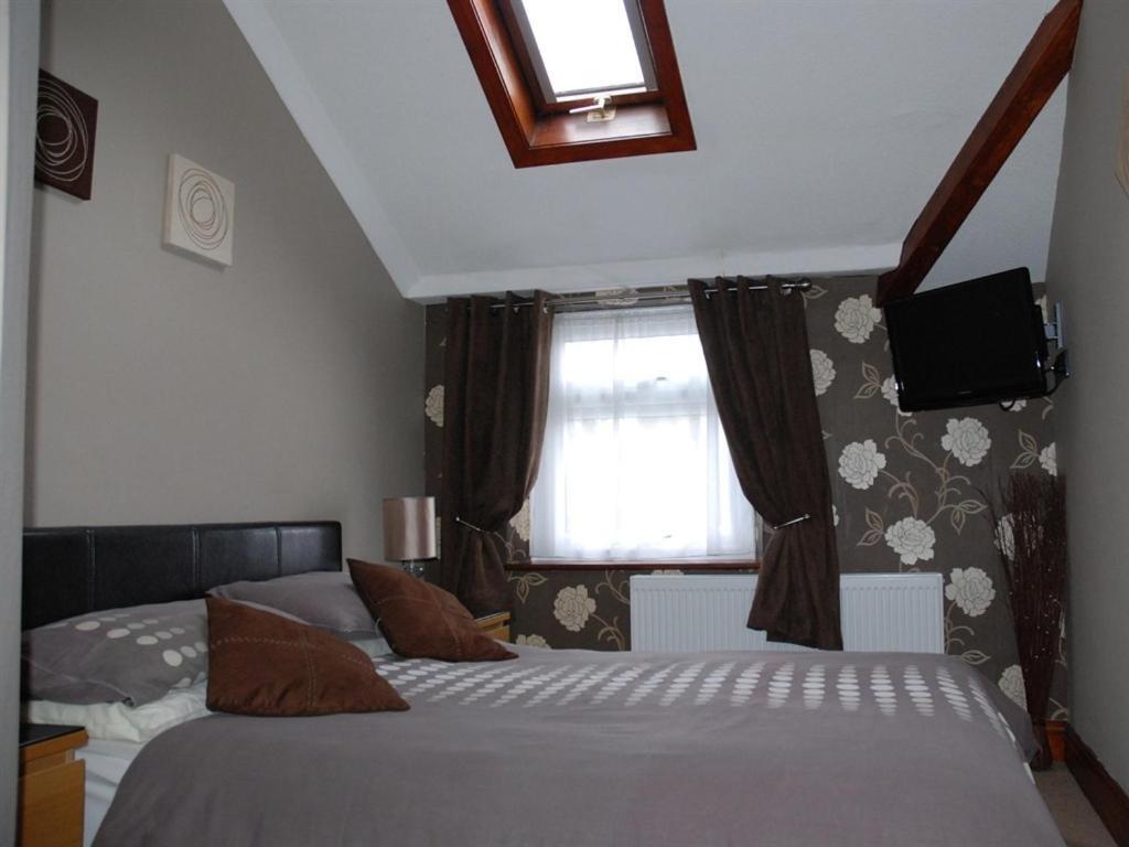 Tanes Hotel Κάρντιφ Δωμάτιο φωτογραφία