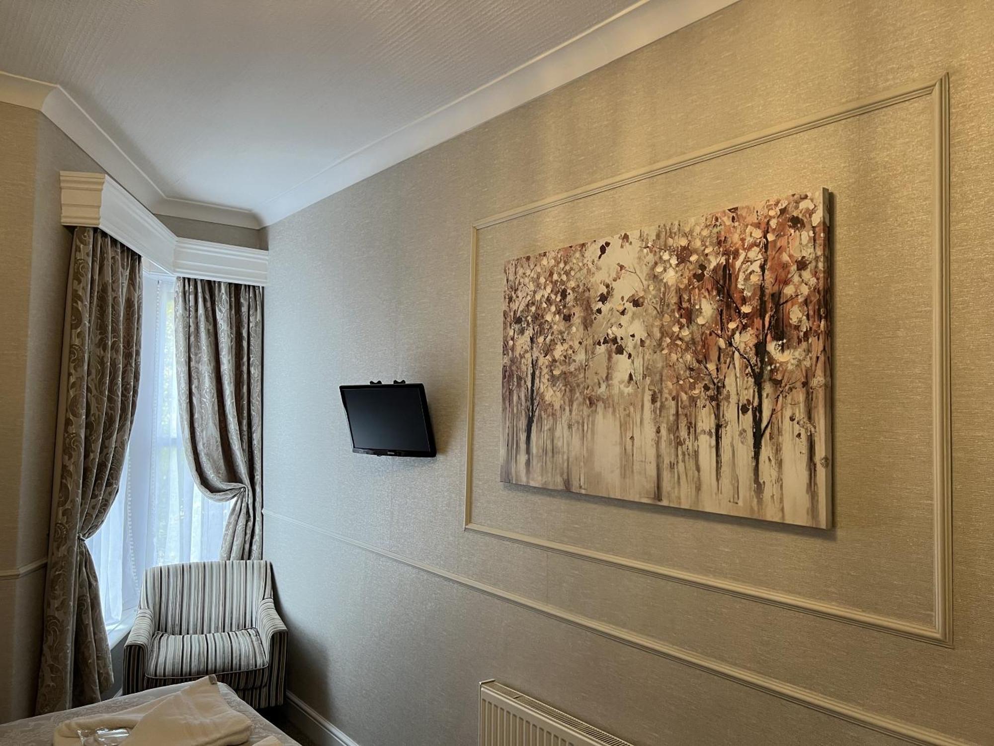 Tanes Hotel Κάρντιφ Δωμάτιο φωτογραφία
